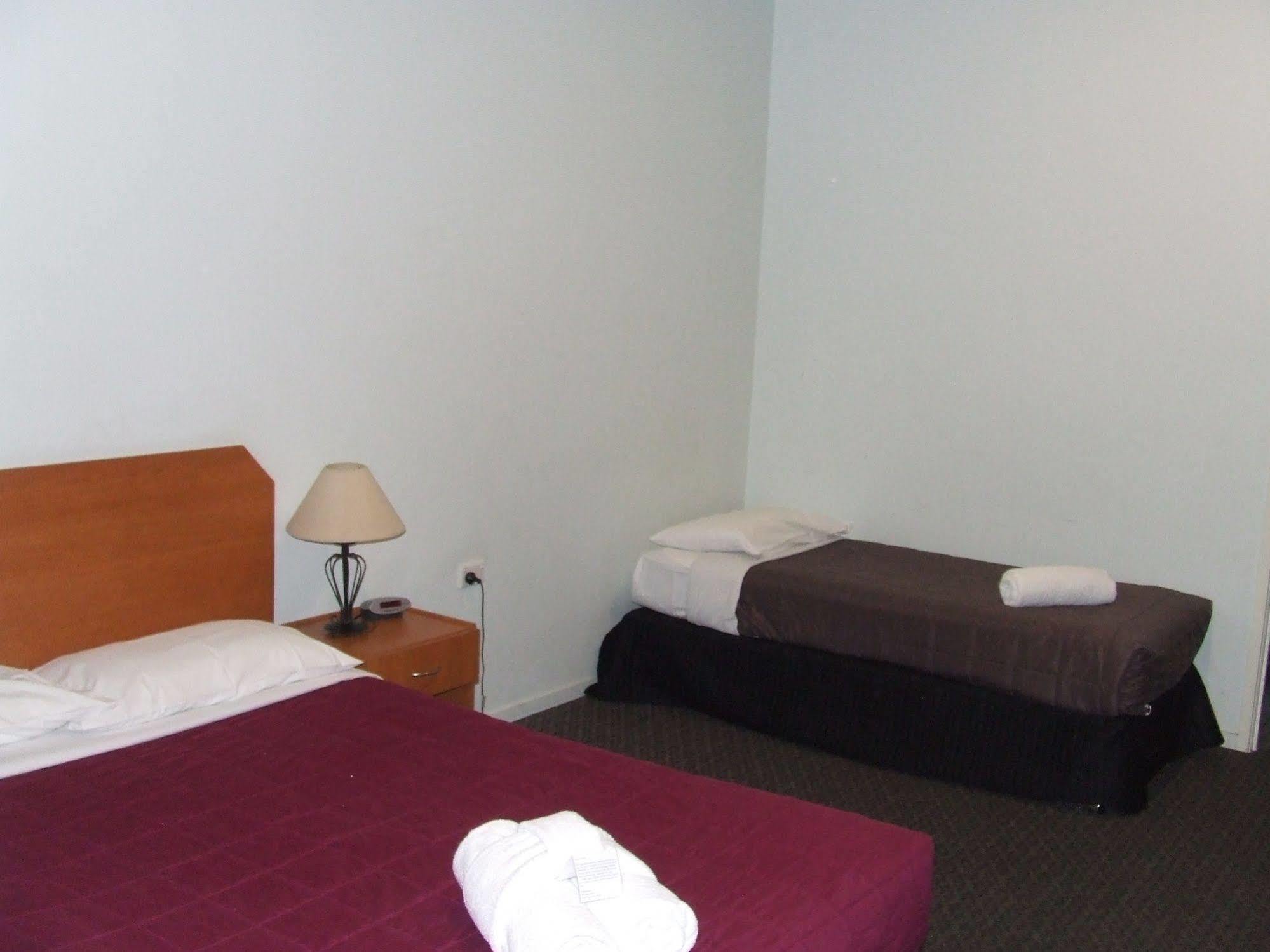 Harbour City Motel Gladstone Buitenkant foto